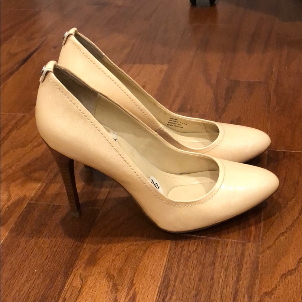 Pale Pink Calvin Klein heels size 6.5